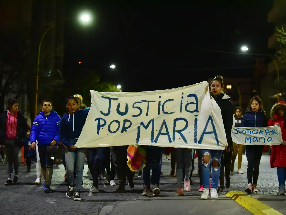 Una flor para María Paz y un grito de justicia que no cesa