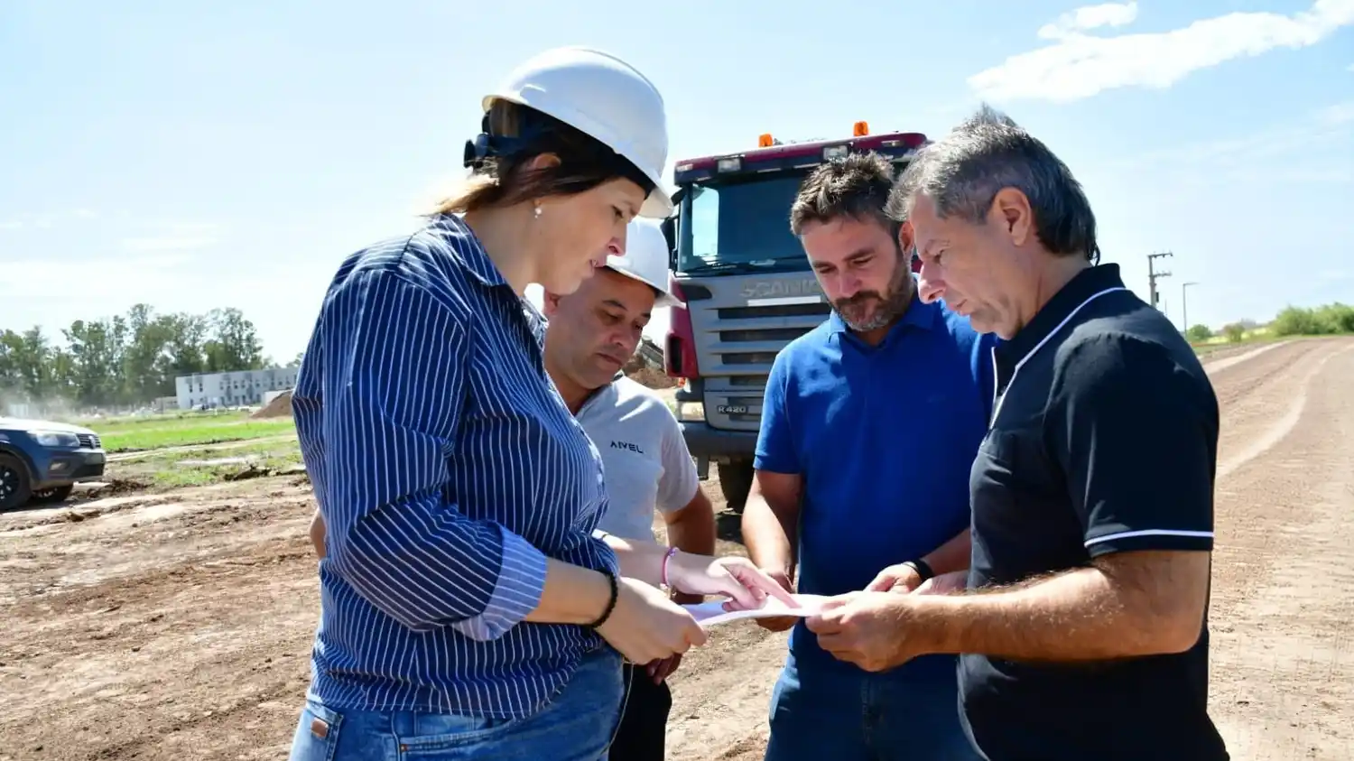 obra canal de líquidos pluviales av rosario de santa fe