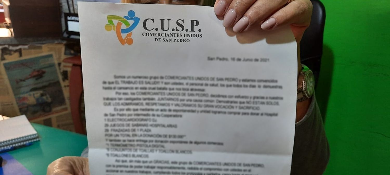 Tras la caravana, los “Comerciantes Unidos” donan elementos a la cooperadora del Hospital
