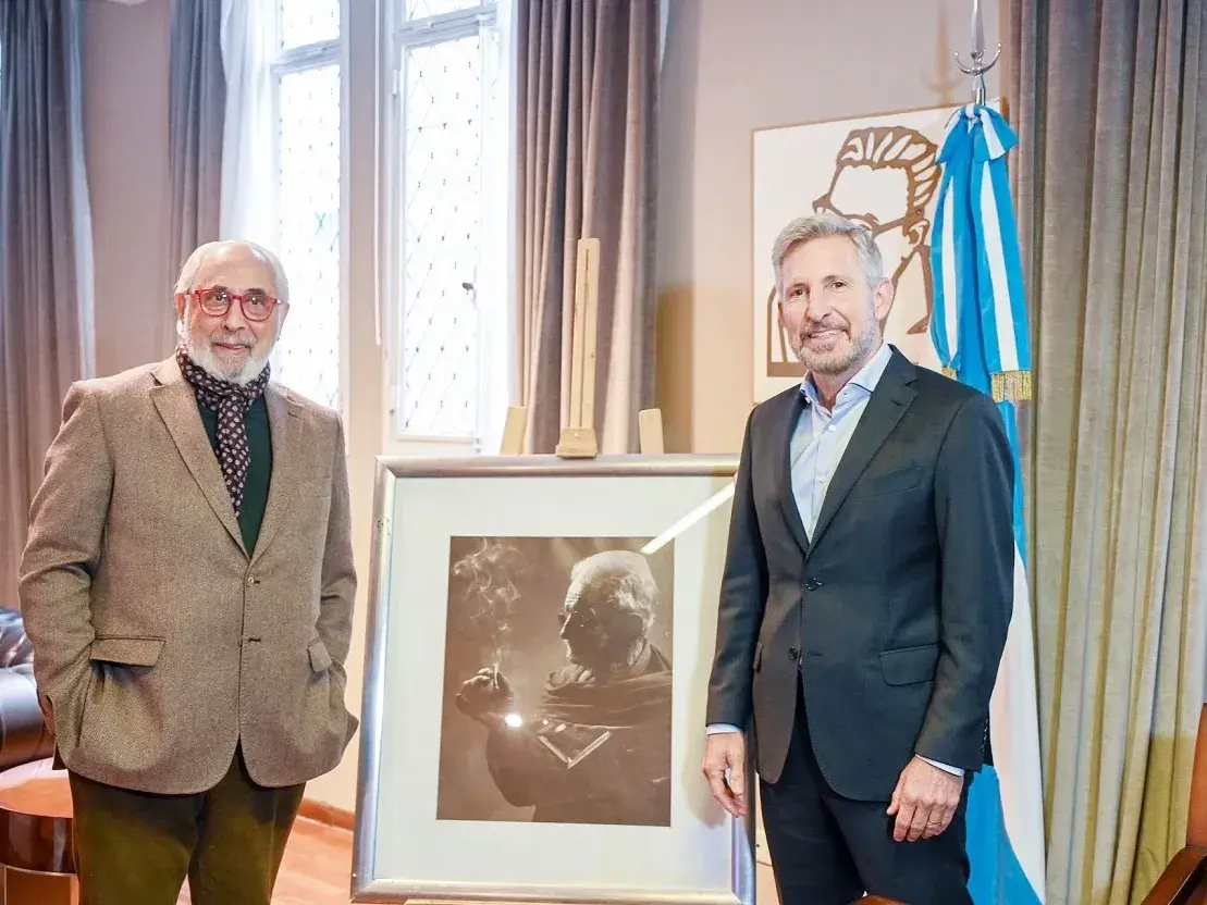 Entre Ríos recibió una donación de Santiago Kovadloff en homenaje a Juan L. Ortiz