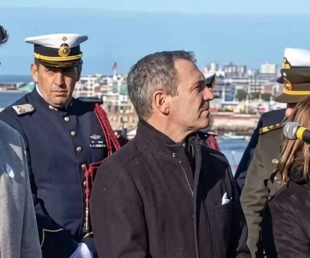 El jefe comunal brindó un breve discurso por el 9 de Julio desde el Parque San Martín.