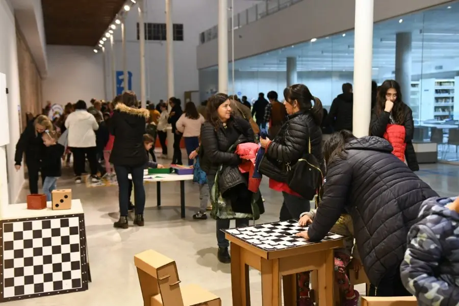 Alrededor de 1200 personas visitaron Experimenta Juegos en los primeros días de exposición