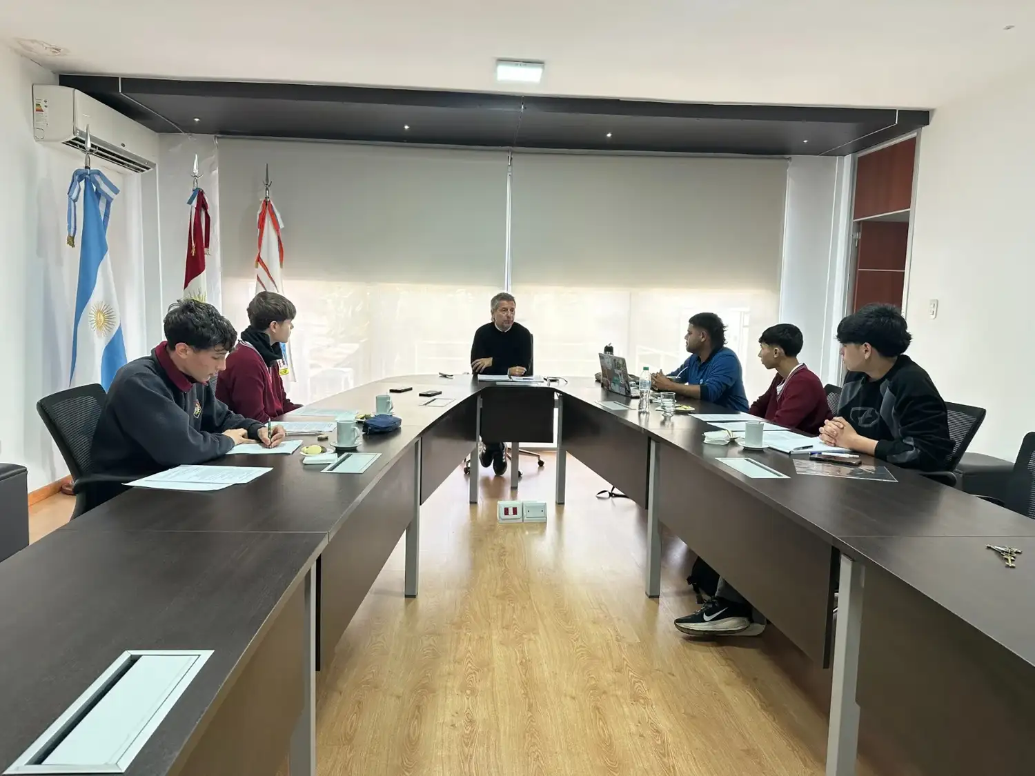 Alumnos del Ipet 50 investigaron la historia y le preguntaron a Bernarte por la ciudad del futuro