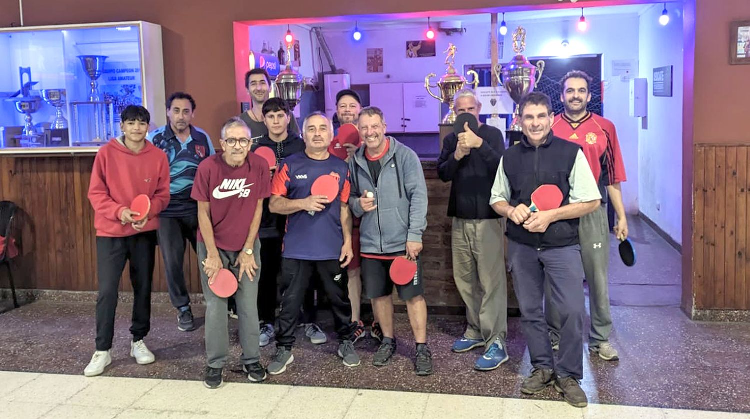 Parte del equipo de Defensores de Puerto Quequén