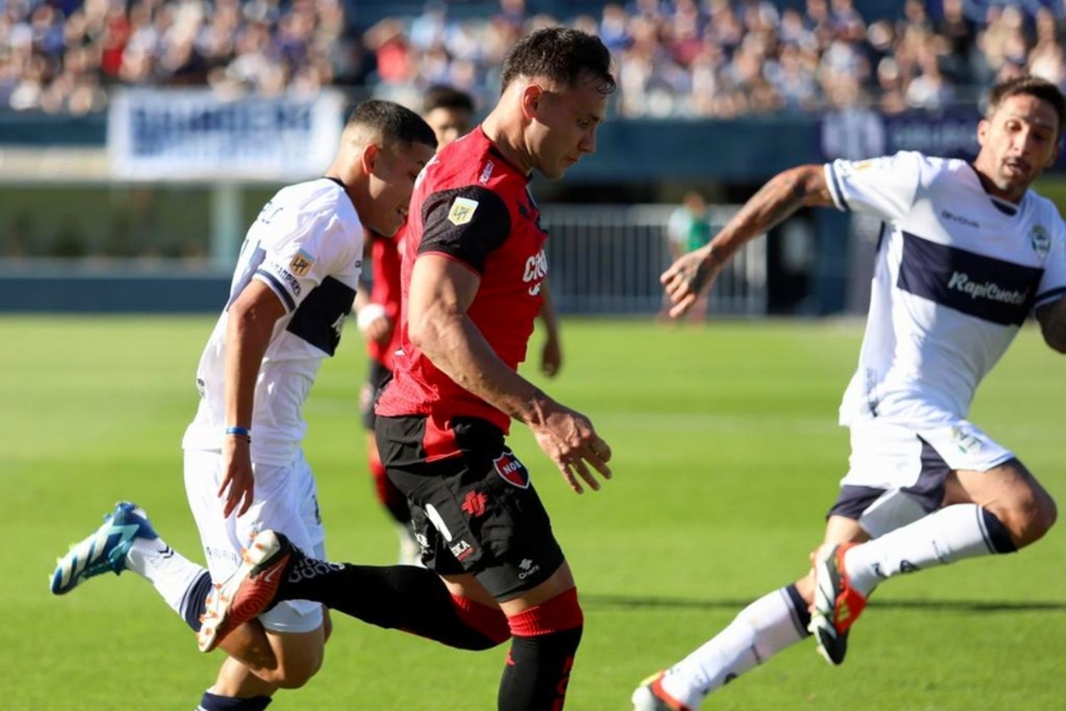 Newell's lo empezó perdiendo temprano y se vuelve de La Plata con una derrota ante Gimnasia