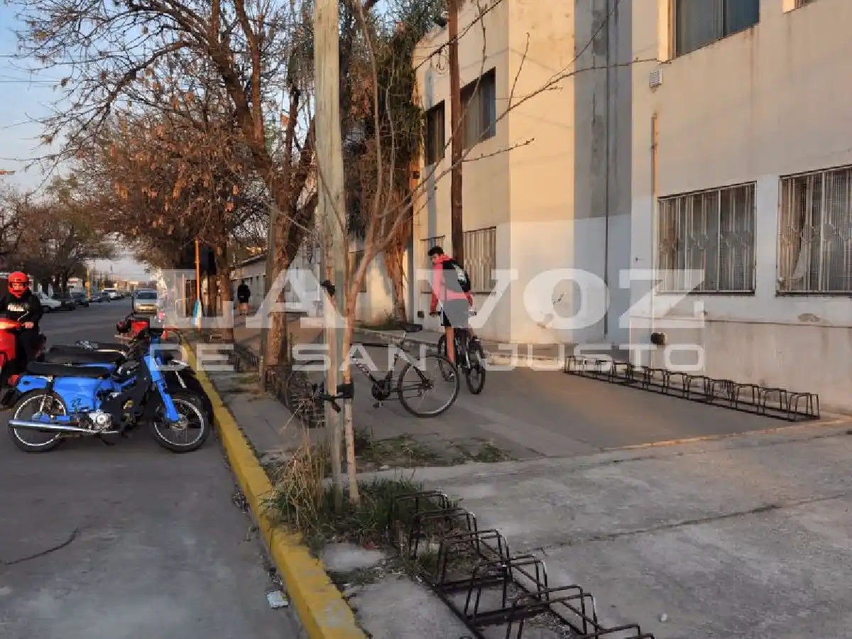 Preocupan nuevos robos de bicicletas frente al Pablo VI