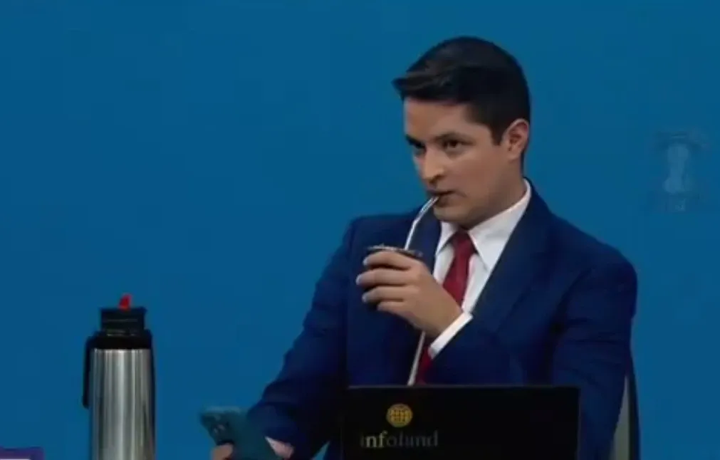Mate en mano y cámara al aire: el blooper en Telenoche que sorprendió a todos