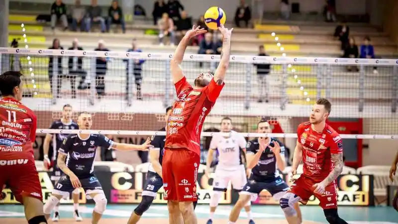 Gran semana para los argentinos con Luciano De Cecco MVP en dos oportunidades en Italia