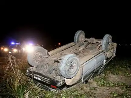 La madre y sus dos hijos se salvaron de milagro tras impresionante vuelco