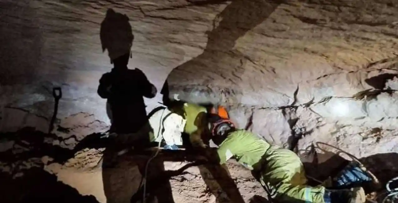 Tragedia: se derrumbó una gruta y murieron nueve bomberos