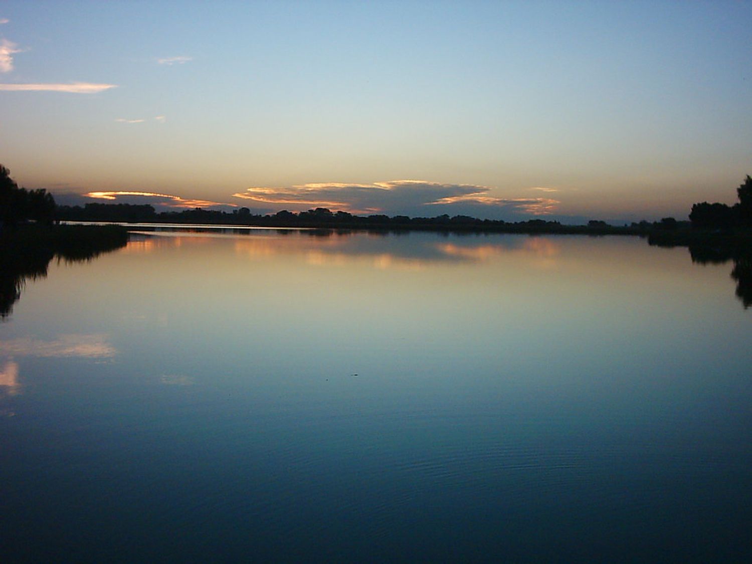 La laguna del conurbano que combina naturaleza, historia y sabor a tradición