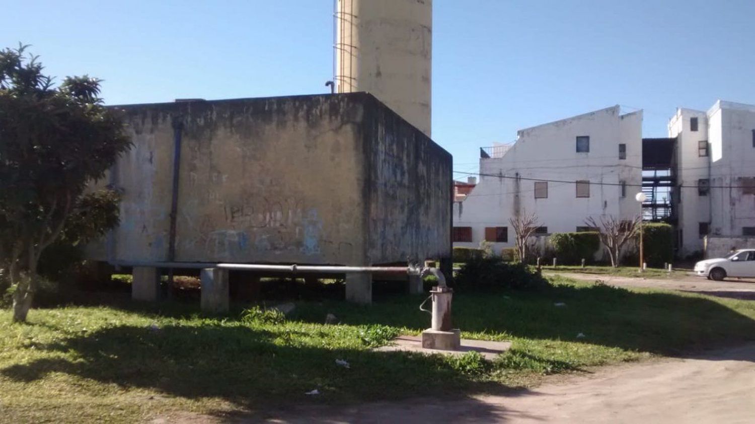 Vecinos del barrio 338 reclaman por falta de agua