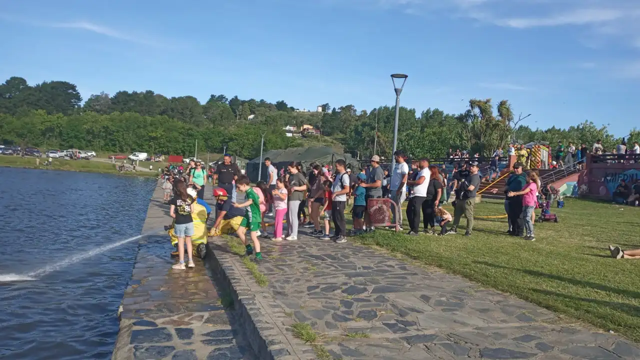 Gran participación en la muestra de equipos de emergencia en el Playón del Dique