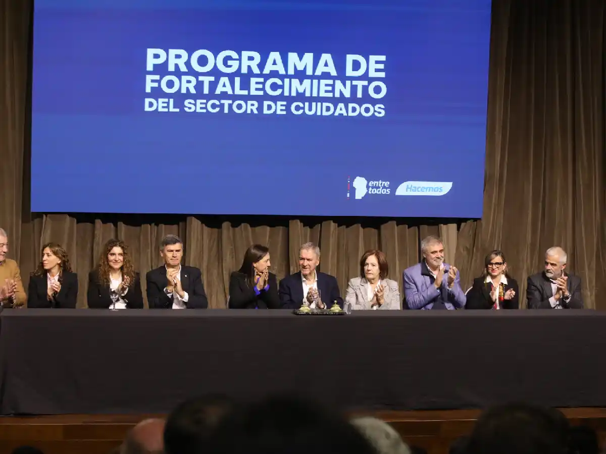 Schiaretti lanzó un programa para profesionalizar el sector del cuidado de personas