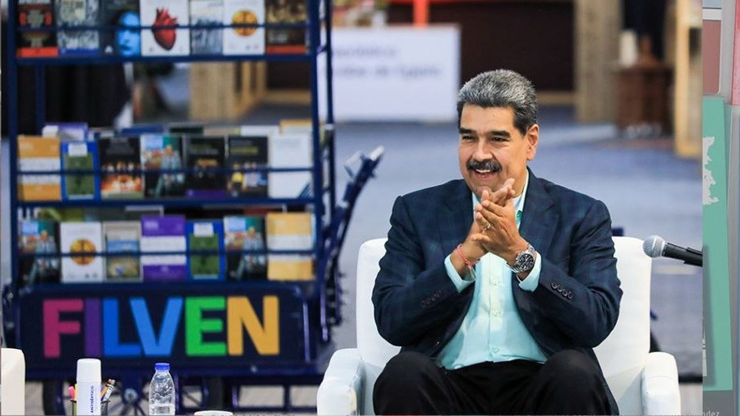 MADURO ORDENA crear círculos de lectores en todo el país (+Detalles)