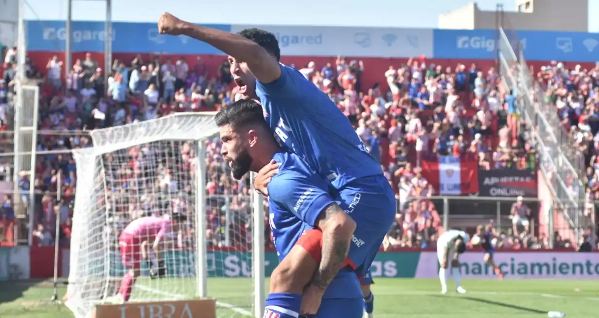 El Tate necesita un triunfo de local.