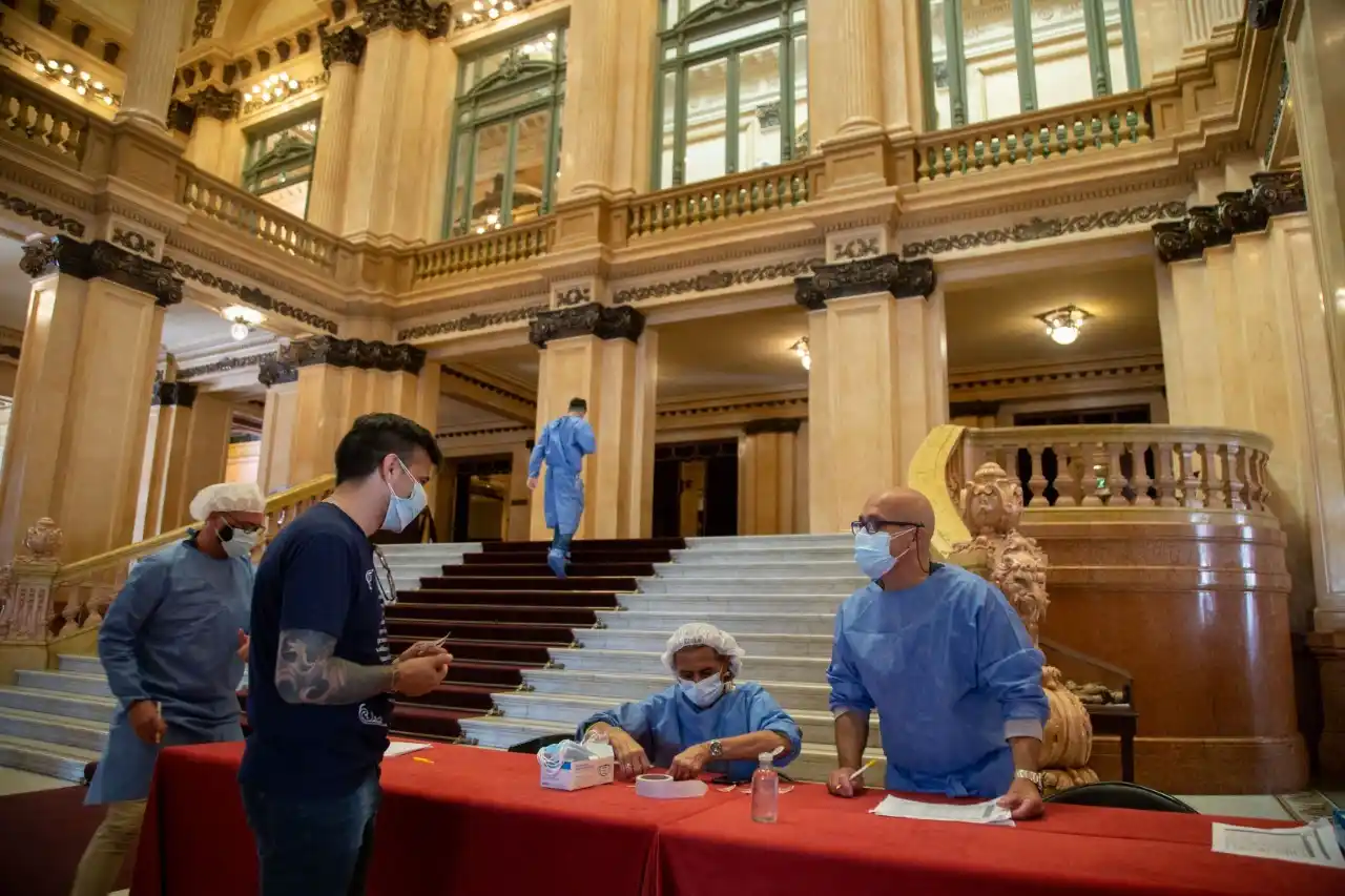 El Teatro Colón funciona como centro vacunatorio