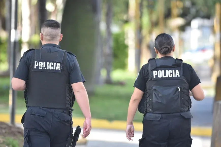 Policías