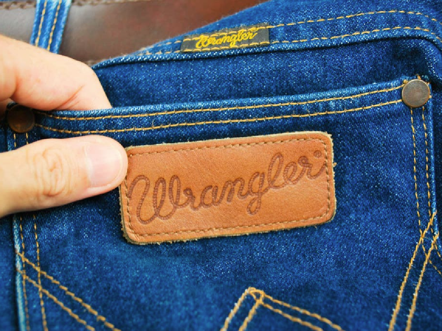 Wrangler y Lee cerrarán todos sus locales en la Argentina a fin de mes 