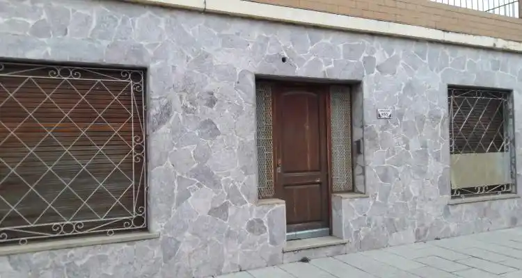 Usurpación en Obligado al 800: La historia de una casa de 11 habitaciones que alguien conocía