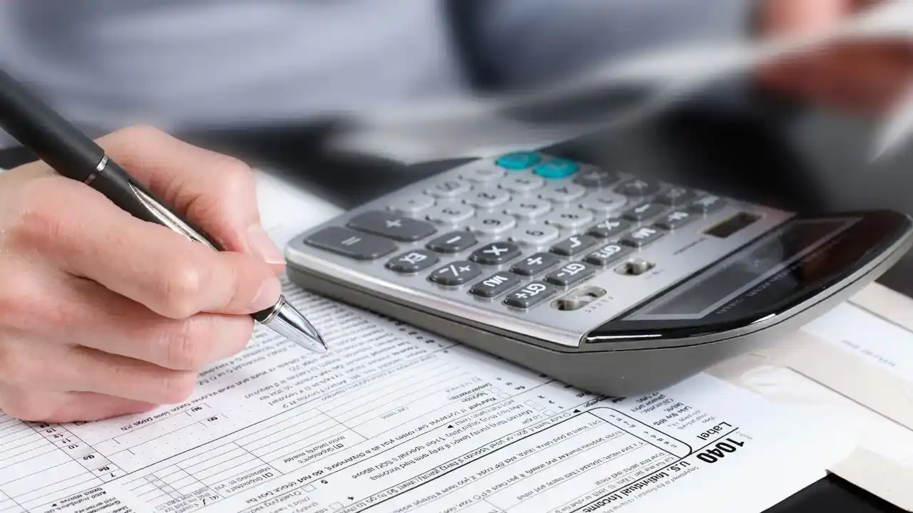 Los fundamentos sostienen que la carga tributaria sobre los servicios esenciales ronda el 35%.