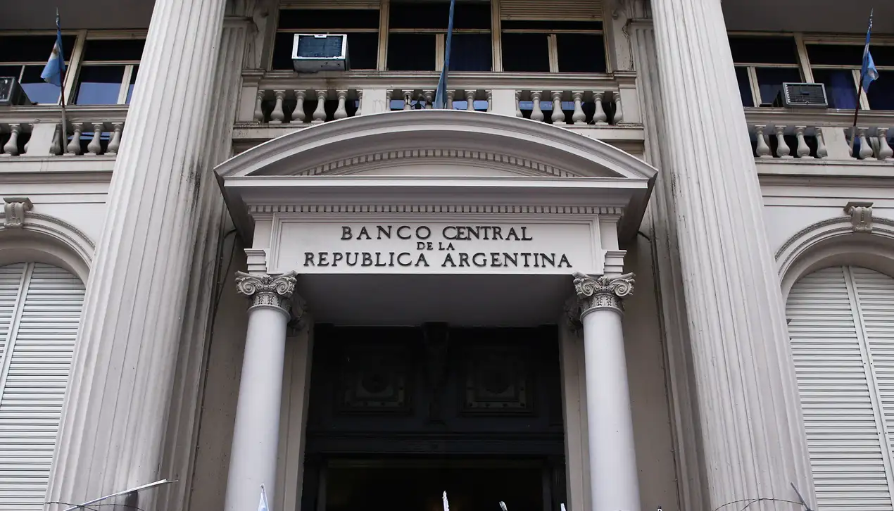 El Banco Central advirtió que investiga las ganancias propuestas por empresas que operan con criptomonedas.