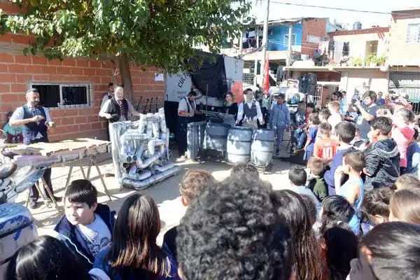 Con los jóvenes como protagonistas, inició en Tigre "Barrio adentro"
