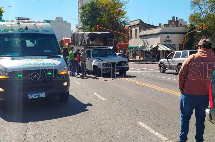 Cortan el tránsito por múltiple choque en la avenida Independencia