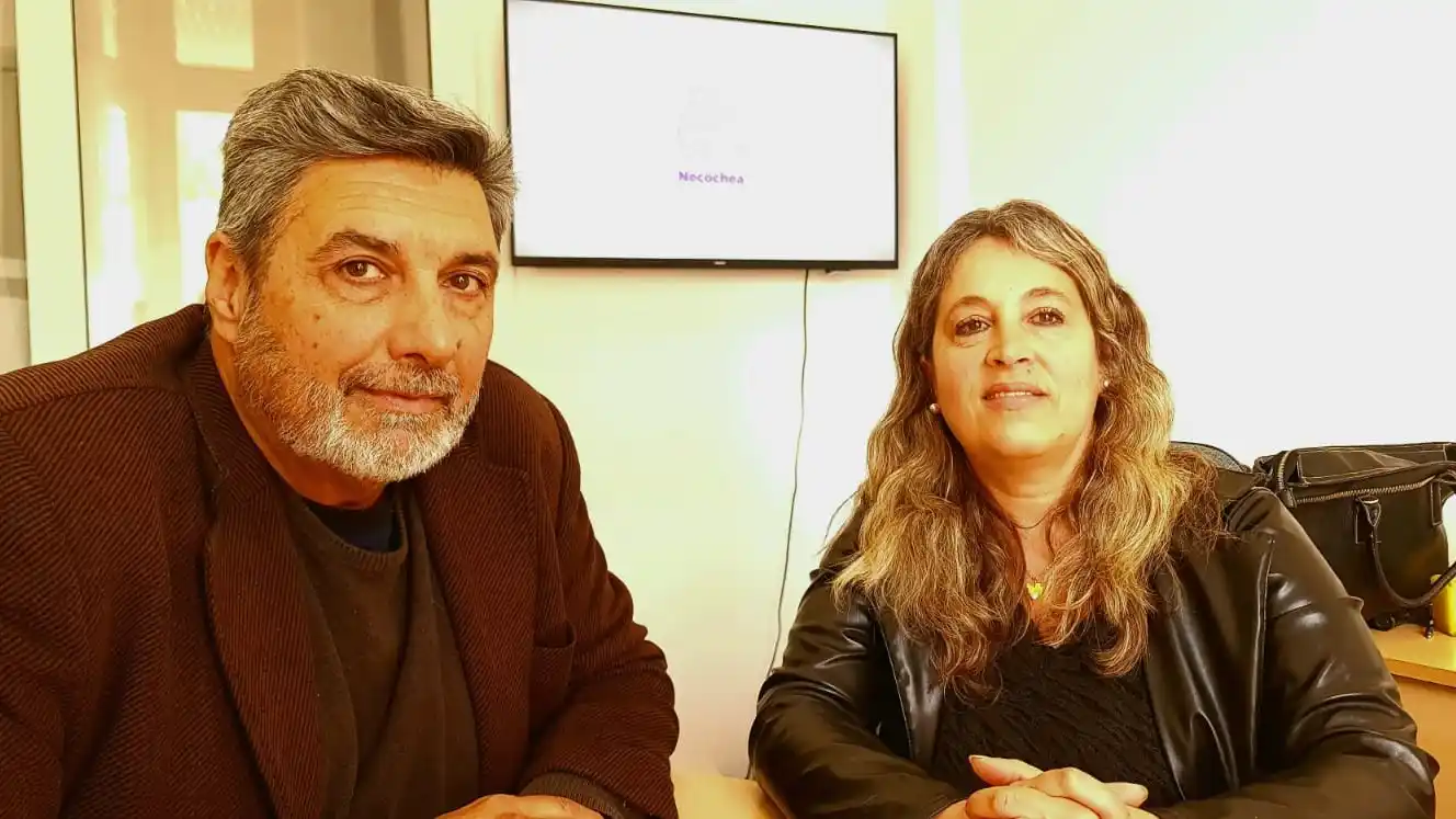 Conferencia. Brindaron María de los Ángeles Rojas y Javier Ranaldi en la sala de prensa del municipio.