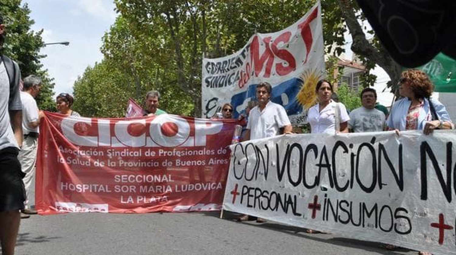 Médicos bonaerenses deciden en asamblea si aceptan la oferta de Vidal