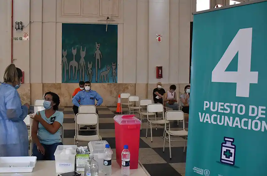 ¿Cuáles son las dudas más frecuentes de quienes esperan la vacuna en la provincia?