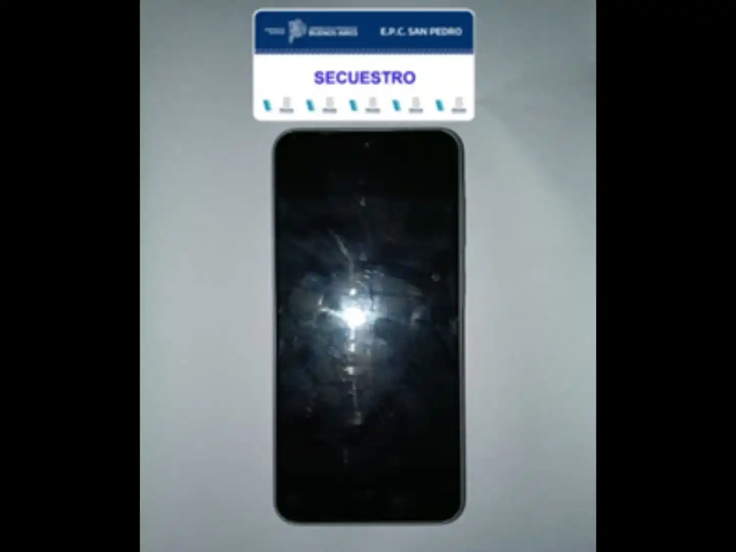 El teléfono y un arma blanca eran los elementos más buscados por las amenazas.
