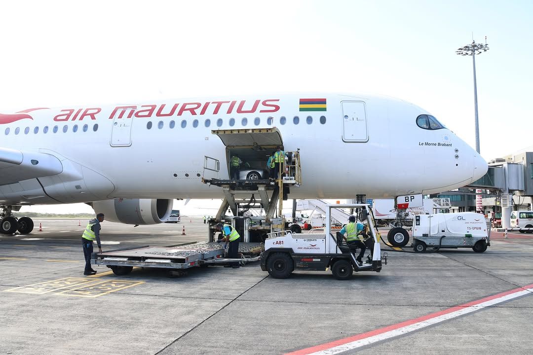 Un Airbus A350 de Air Mauritius transportó un McLaren F1