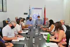 La provincia propuso a los gremios docentes y estatales un aumento del 45,45 %