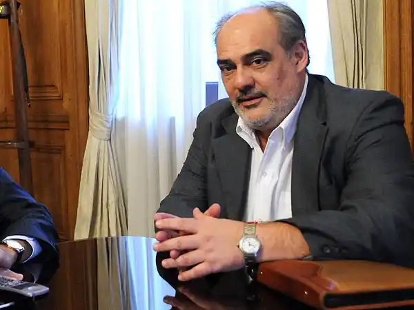 Colombi desdobló las elecciones en Corrientes y serán el 5 de julio