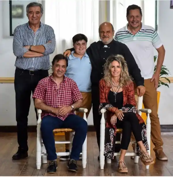 Este fin de semana: “¿Bailemos o te vas?” en el Teatro Brazzola