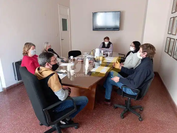 Reunión entre el Centro Comercial y el Municipio: “Se habilitan 100 negocios por mes”