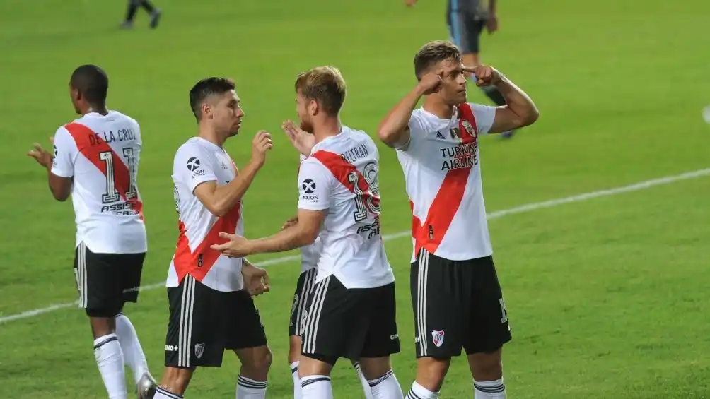 River frenó a Colón, lo dejó sin invicto y se metió en la pelea