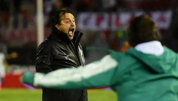 Sarmiento le ganó a Colón y sueña con quedarse en Primera