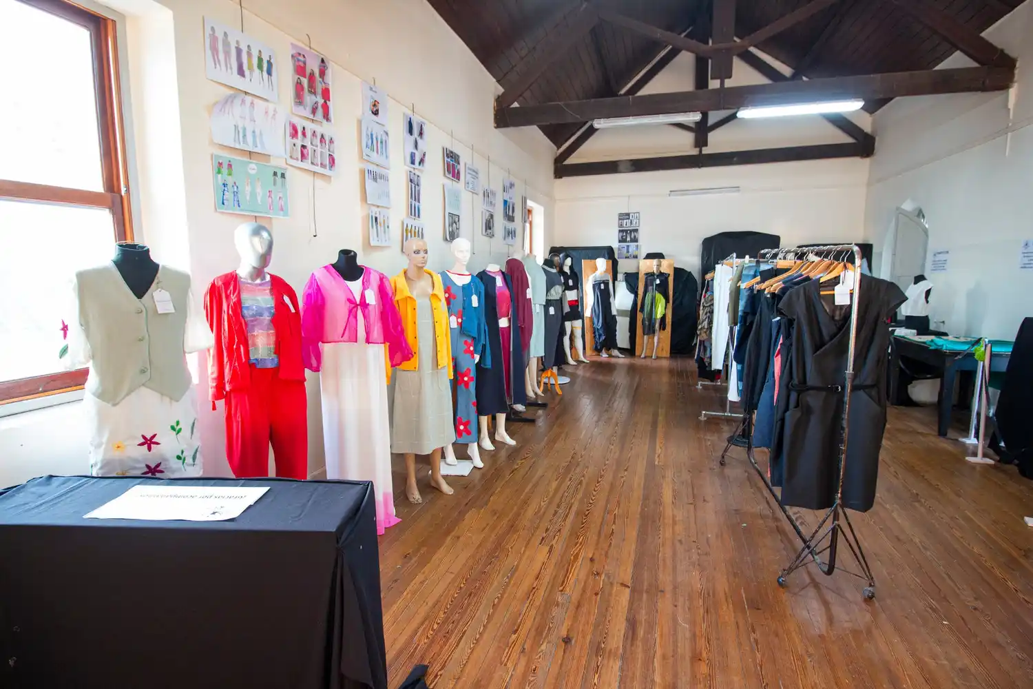 La producción del taller de intervención textil que ofrece la Escuela de Artes Visuales 1.