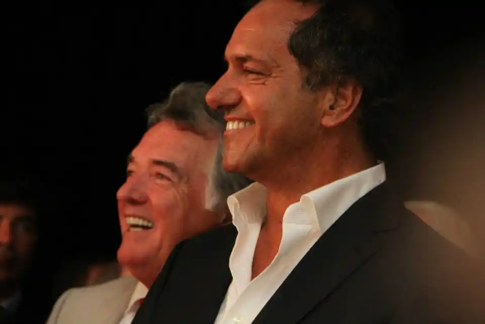 Según Barrionuevo, en caso de ballotage entre Scioli y Macri "el 90%" de los votos de Massa irán al FpV