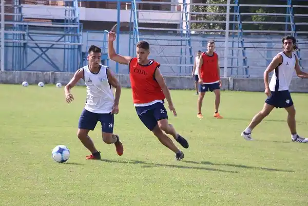 En Juventud aguardarán por Ariel Cólzera para el partido del lunes