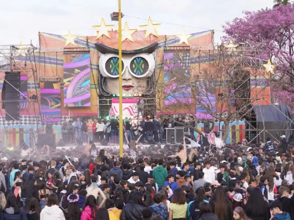La Estudiantina se traslada a Bomberos