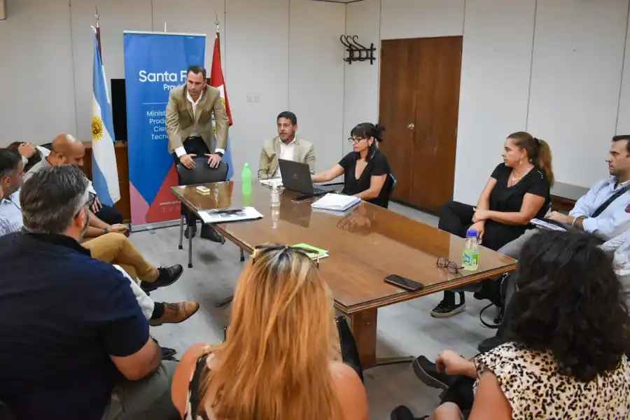 El secretario del área, Juan Marcos Aviano, explicó: “Intercedimos ante las empresas de turismo estudiantil por reclamos que hicieron las familias sobre ofertas exorbitantes.