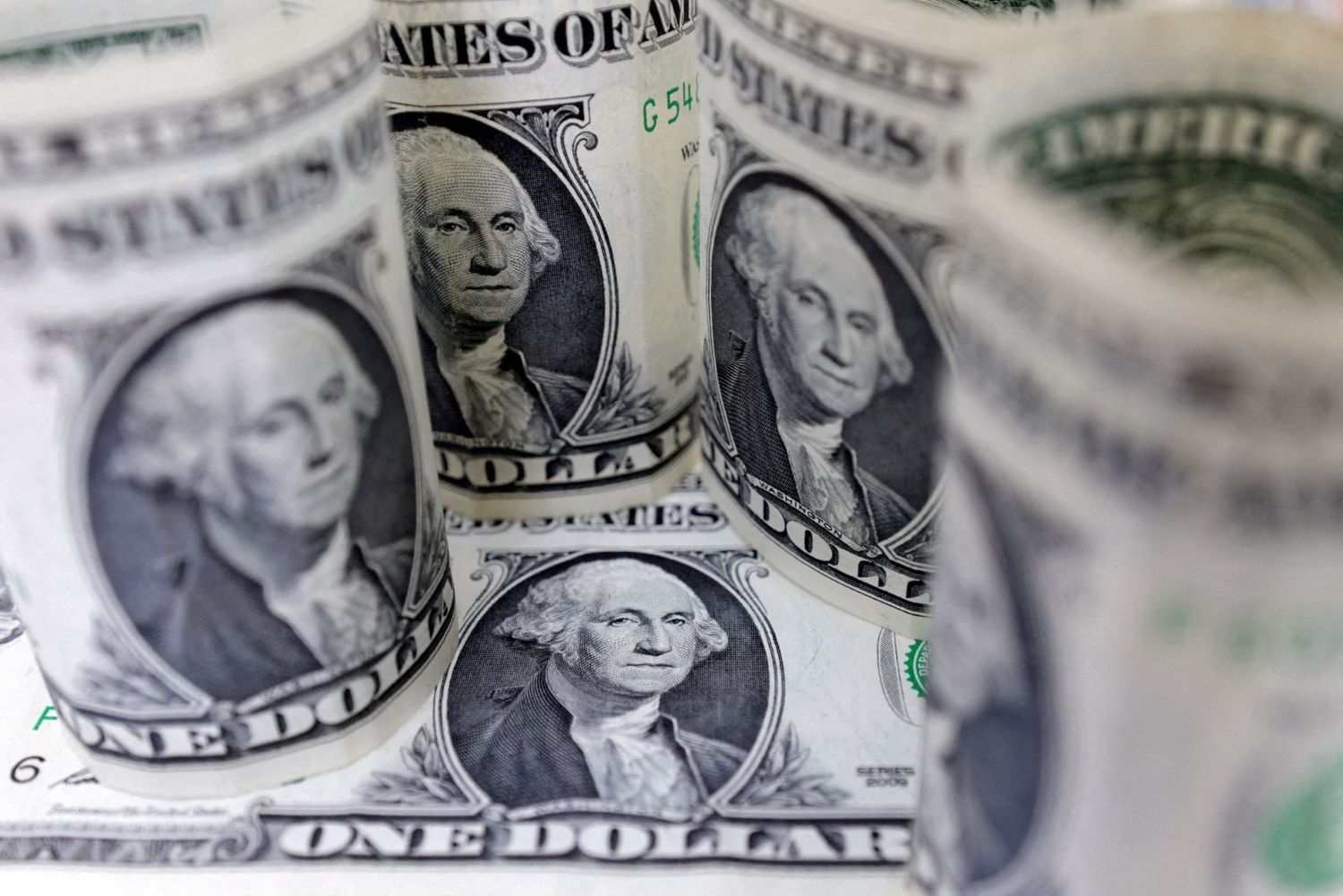 El mercado espera una devaluación del 16% para diciembre, según el dólar futuro