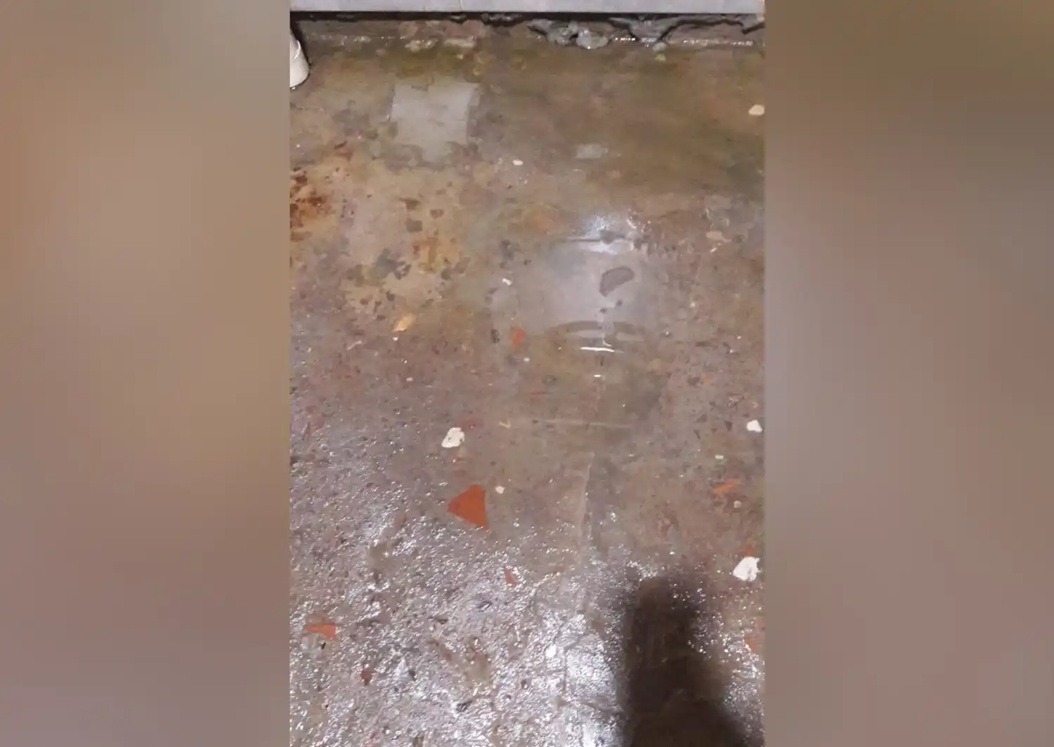 Cloacas tapadas en Villa Igoillo: no podemos ni bañarnos