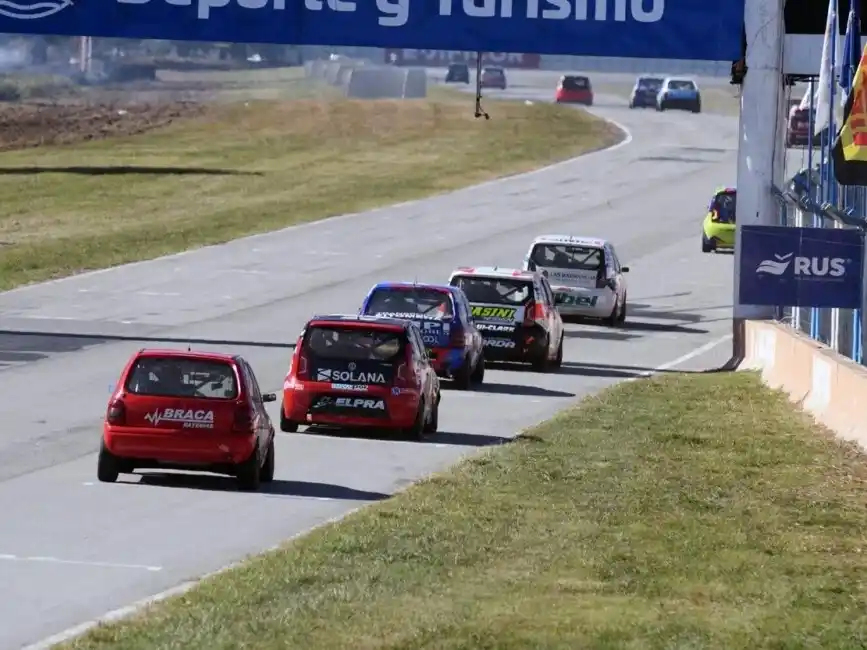 La quinta del Tursmo Pista se corre en Río Cuarto con pilotos rafaelinos y de la zona.