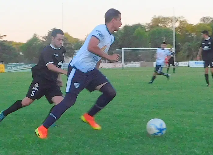 Independiente ganó en Saladillo y sueña