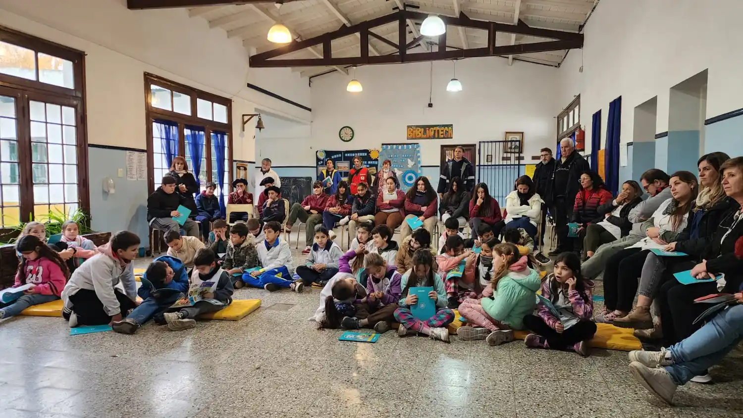 En esta primera etapa se incluyó establecimientos educativos en localidades rurales, y se comenzó el miércoles con una jornada en la escuela de Fulton.