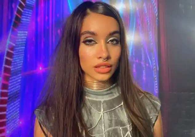 María Becerra contó que quisieron violarla en la escuela: uno de los atacantes volvió a escribirle